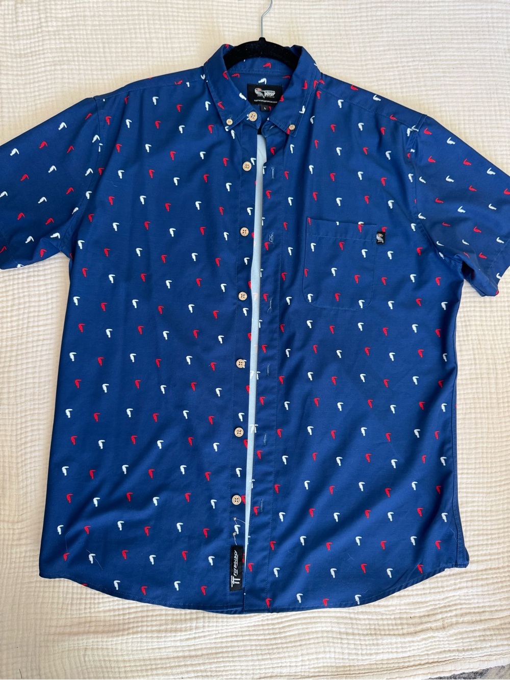 Twisted Toucan Navy Short-Sleeve Button-Down Shirt with Red & White Print
